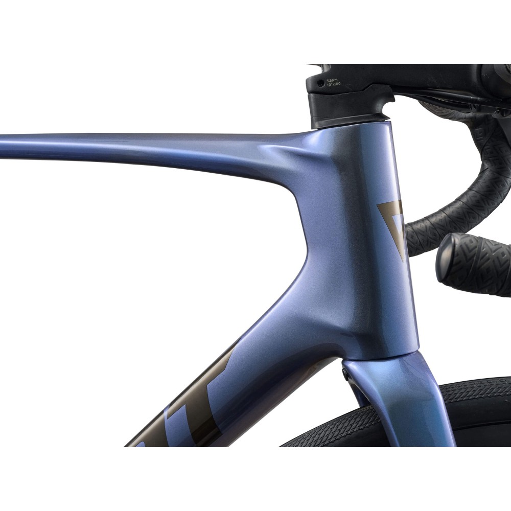 Giant Defy Advanced 1 2026 - rower szosowy endurance