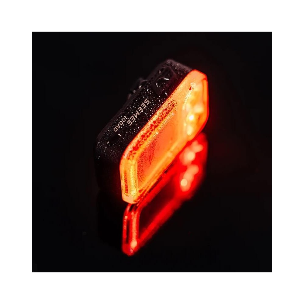 Klasa wodoszczelności: IPX6 - lampka z kroplami wody