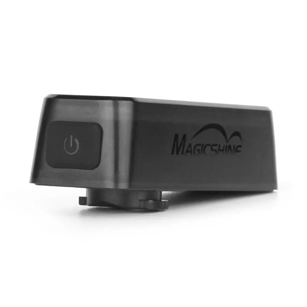 Magicshine SEEMEE 100 V2.0 od strony włącznika