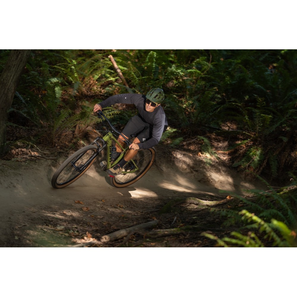 Giant Talon 2 akcja w lesie