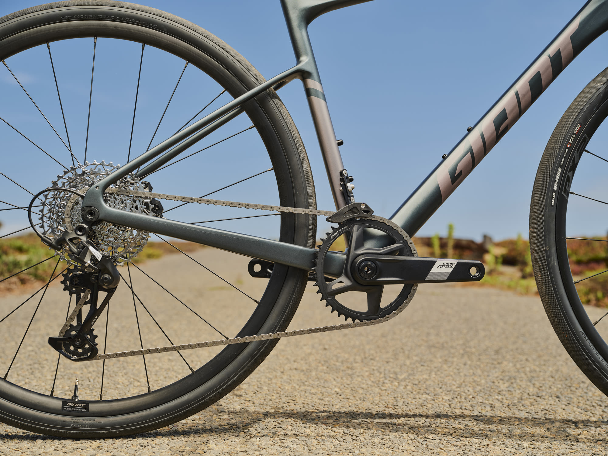 Giant FastRoad AR Advanced 1